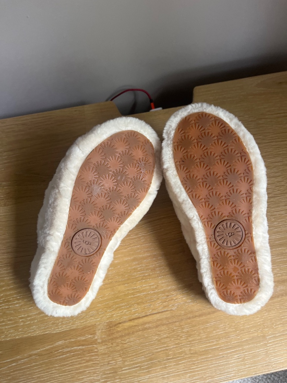 Slippers - Picture 3 of 3